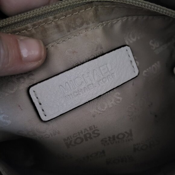 VINTAGE MICHAEL KORS PEBBLED CREAM LEATHER SHOULDER BAG - Picture 13 of 15